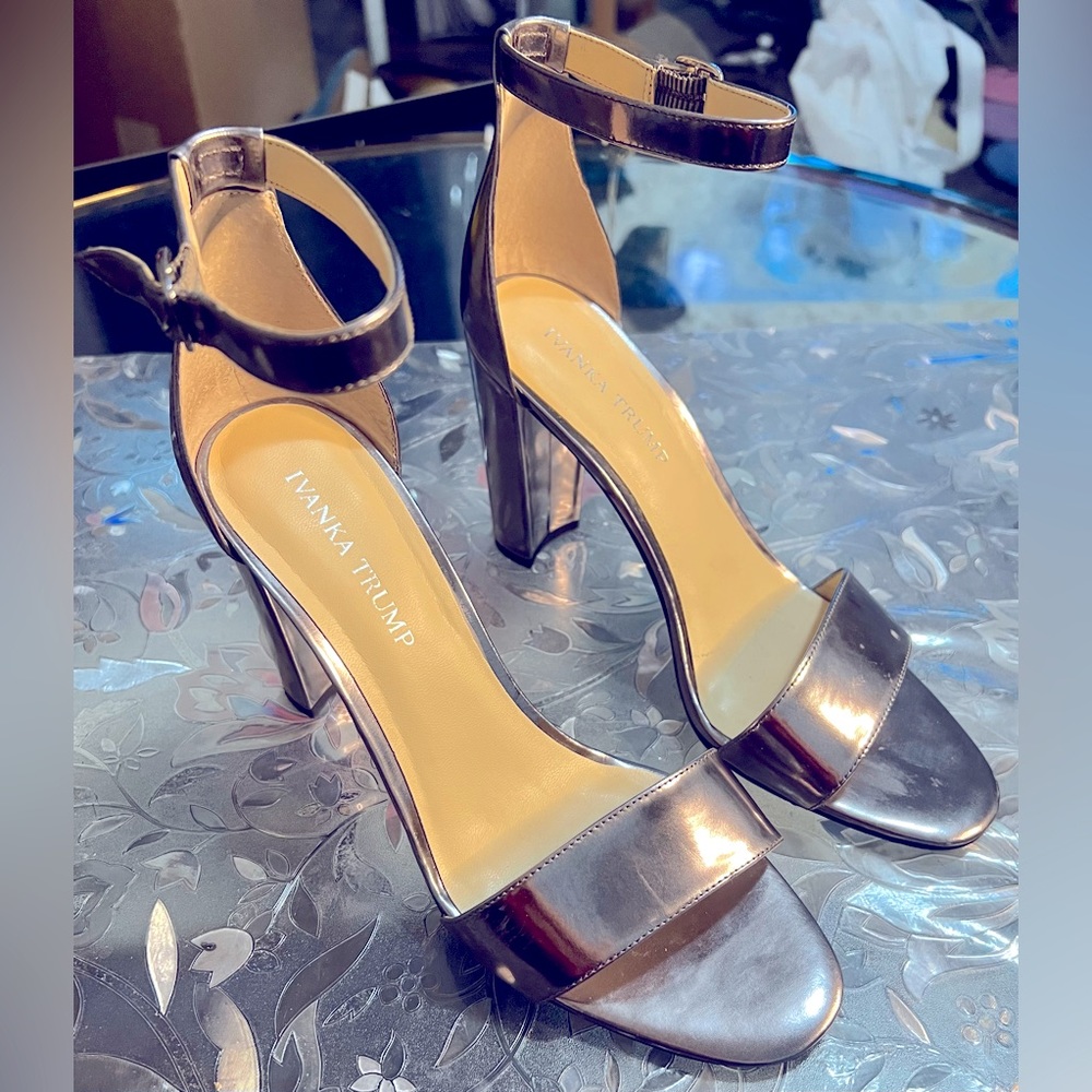 New Ivanka Trump Purple Metallic High Heel Ankle Strap Sandals. Clean. Size 8.5